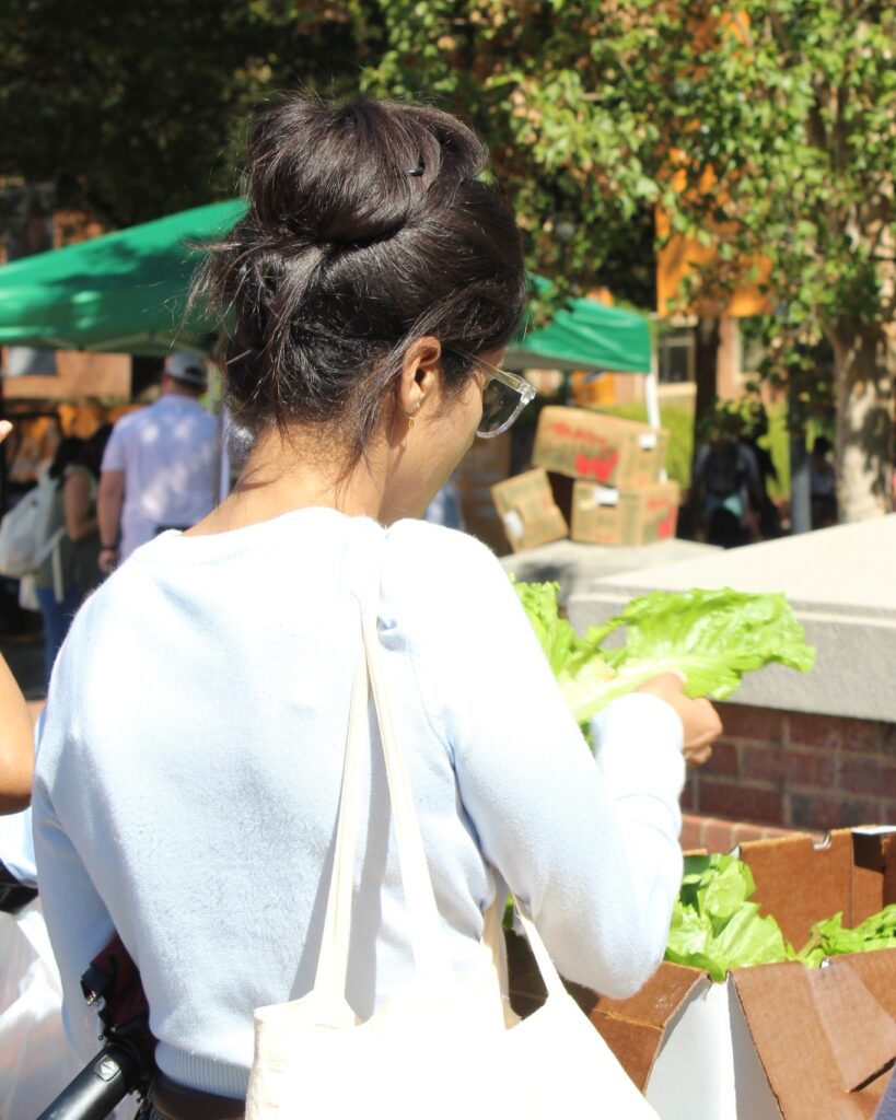 Market 2 819x1024